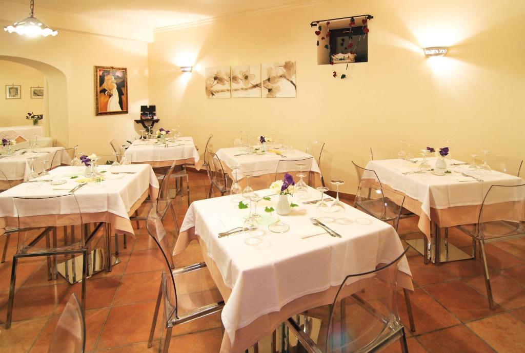 فندق كازيرتافي  L' Antico Cortile المظهر الخارجي الصورة